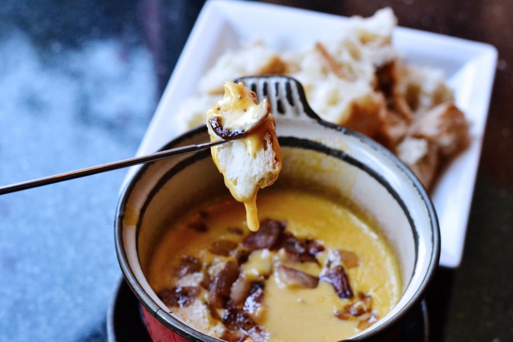bacon-and-cheese-fondue